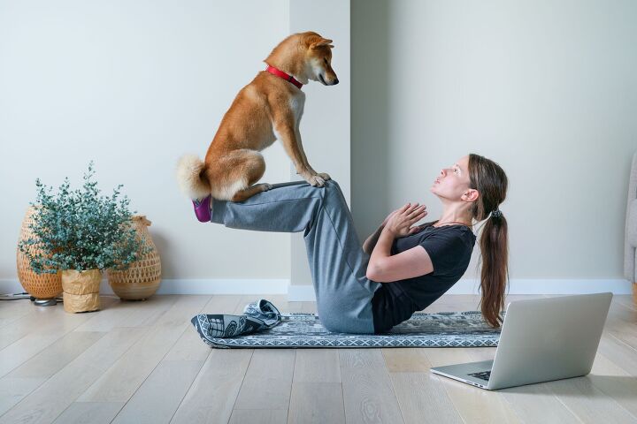 yoga mat water bottle lint roller, Photo Credit Egrigorvich Shutterstock com